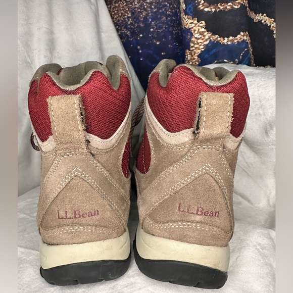 L.L. Bean. Women’s Insulated Waterproof Outdoor Adventure Hiking Boots. Size 9. - Picture 2 of 7